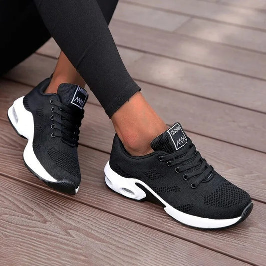 Daphne - Ademende Platte Wandelschoenen Van Mesh